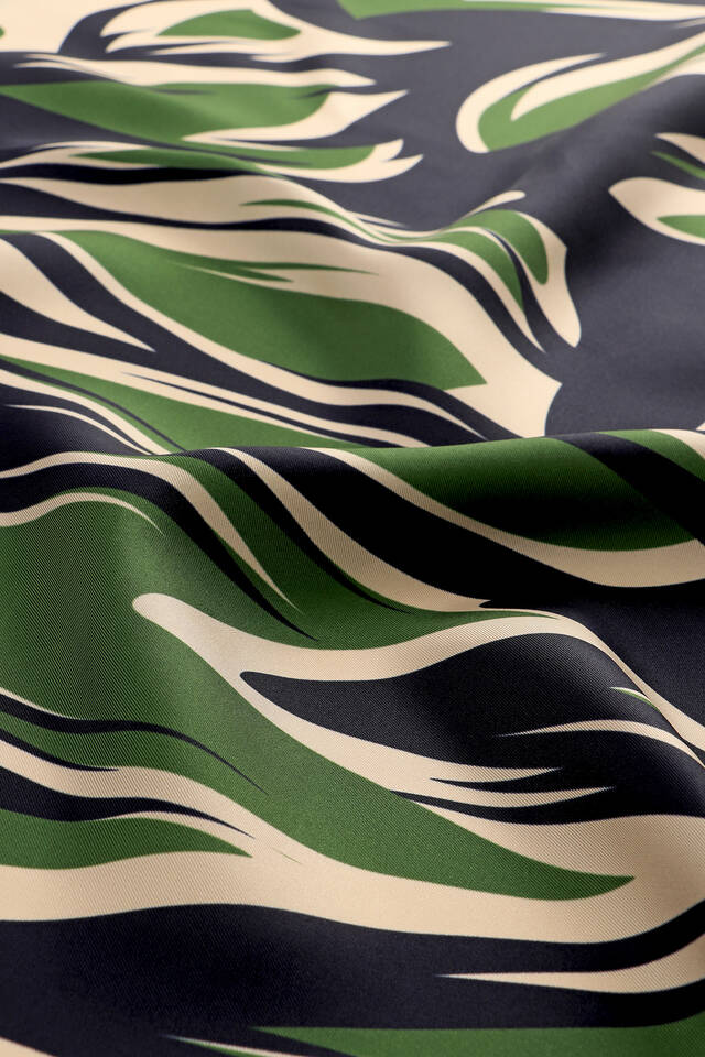 Green Nilsu Pattern Twill Silk Square Scarf - 3