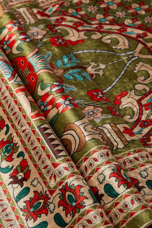 Green Velvet Carpet Prayer Rug - 2