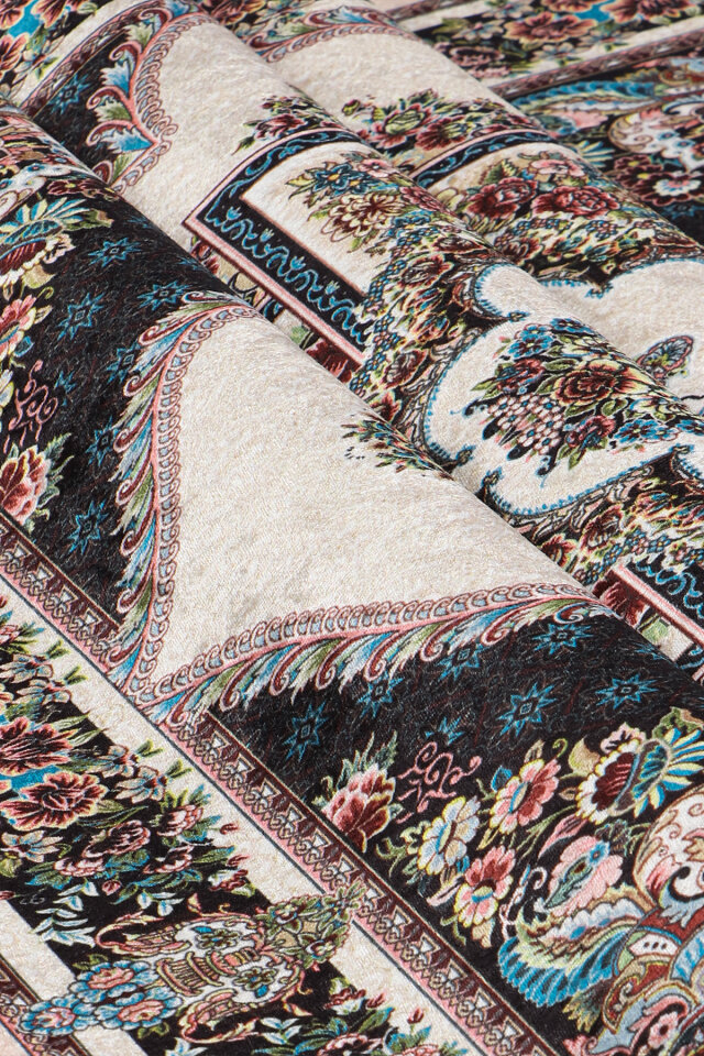 Krem Kadife Halı Seccade - 2