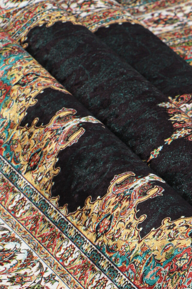 Siyah Kadife Halı Seccade - 2