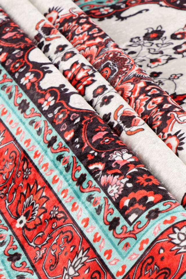 Siyah Kadife Halı Seccade - 2