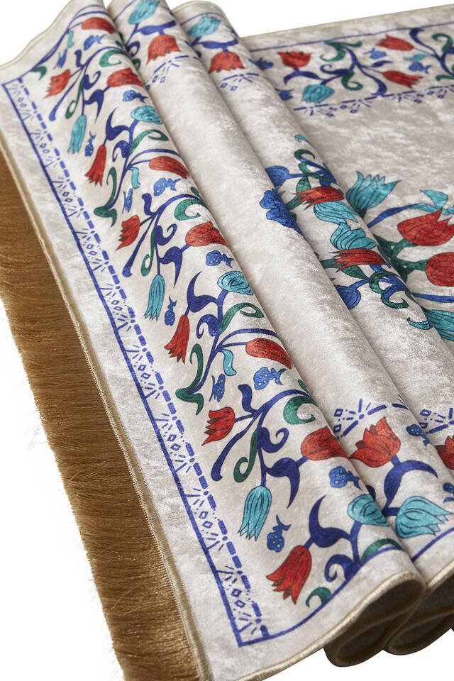 Beyaz Kadife Halı Seccade - 3