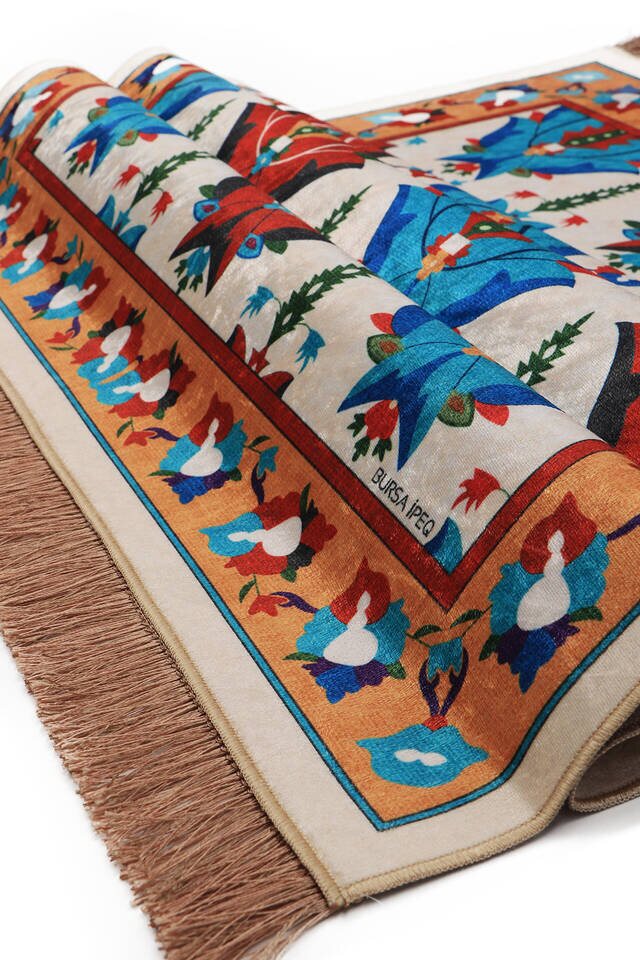 Ekru Kadife Halı Seccade - 3