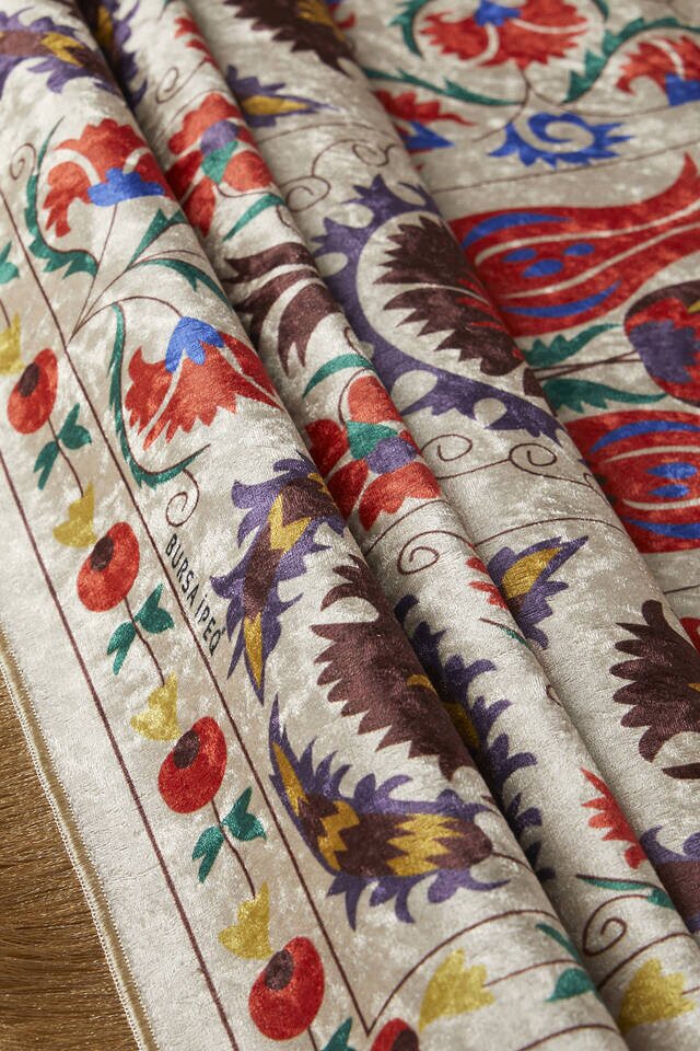 Krem Kadife Halı Seccade - 2