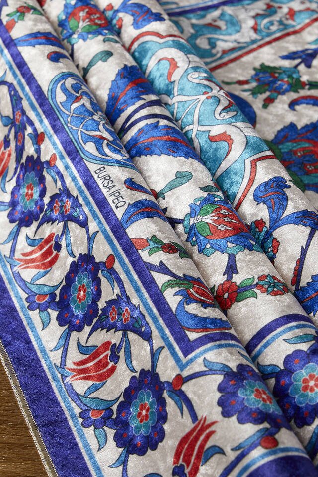 Saks Kadife Halı Seccade - 2