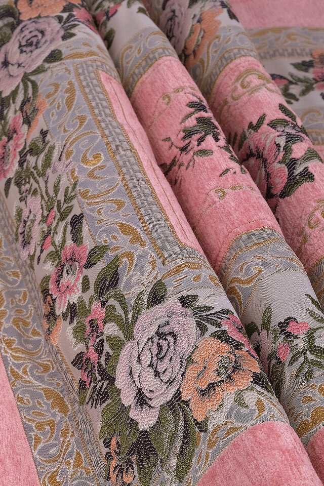 Pembe Mihrap Desen Kabartmalı Özel Dokuma Seccade - 2