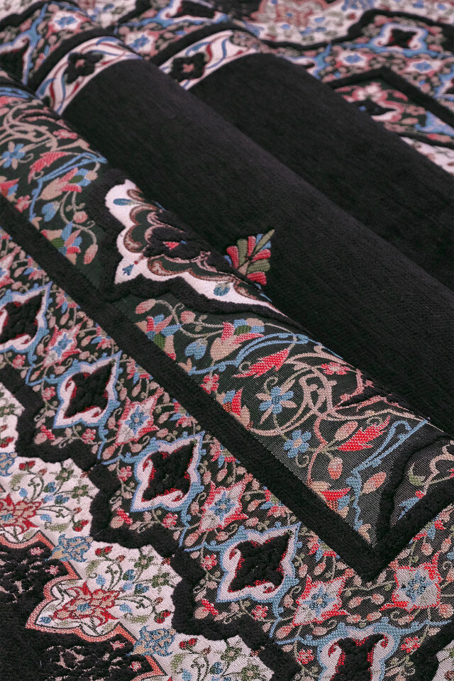 Siyah Rumi Desen Kabartmalı Özel Dokuma Seccade - 2
