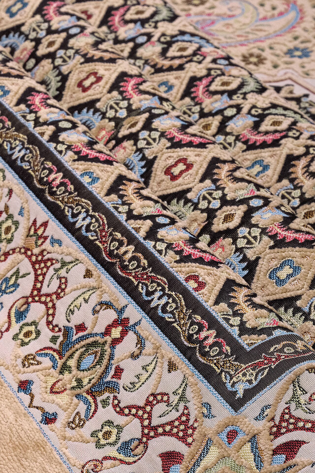 Bej Şal Desen Kabartmalı Özel Dokuma Seccade - 2