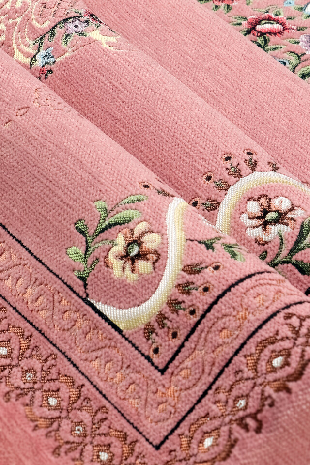 Pembe Sarmaşık Desen Kabartmalı Özel Dokuma Seccade - 2