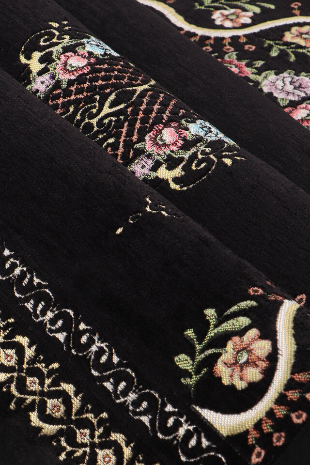 Siyah Sarmaşık Desen Kabartmalı Özel Dokuma Seccade - 2