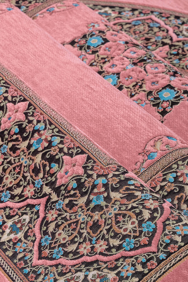 Pembe Şemse Desen Kabartmalı Özel Dokuma Seccade - 2
