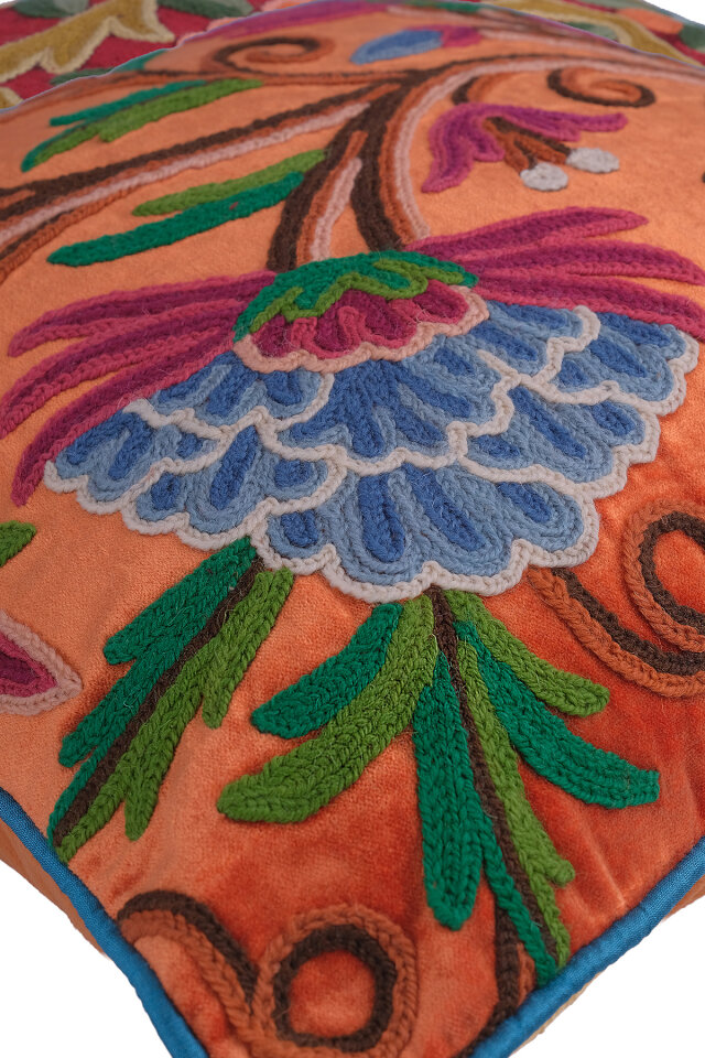 Turuncu İşlemeli Kadife Kırlent - 2