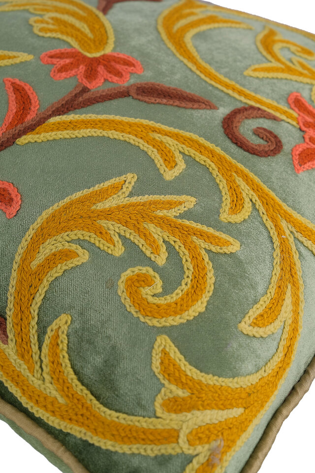 Yeşil İşlemeli Kadife Kırlent - 2