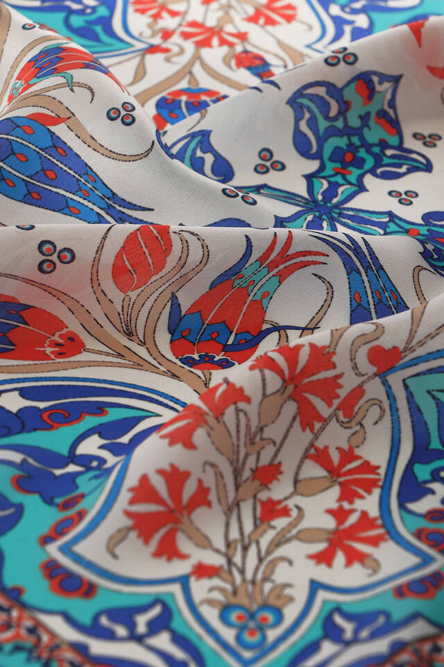 Mint Kırmızı Karanfil Lale Desen İpek Mendil - 3