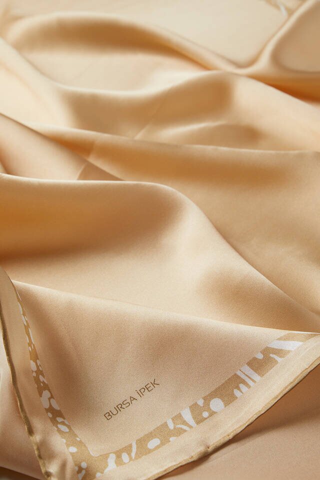 Bal Köpüğü Kenarı Sulu Zebra İpek Eşarp - 3