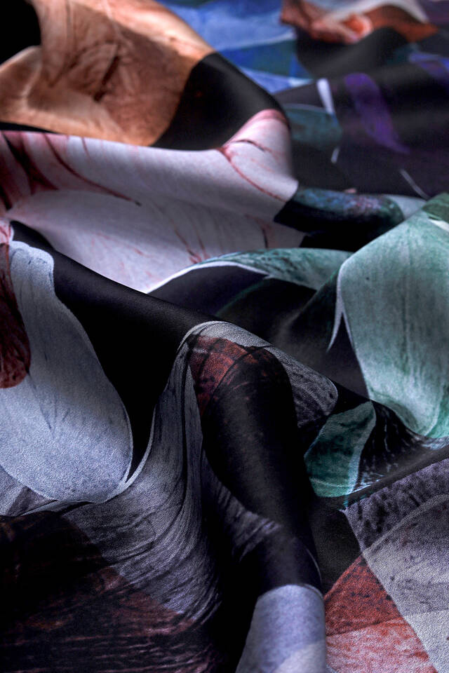 Lacivert Armoni Desen Sura İpek Eşarp - 3