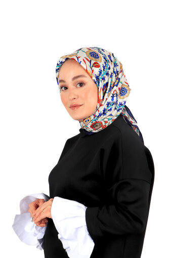 Lacivert Ekru Selçuk Desen İpek Eşarp 