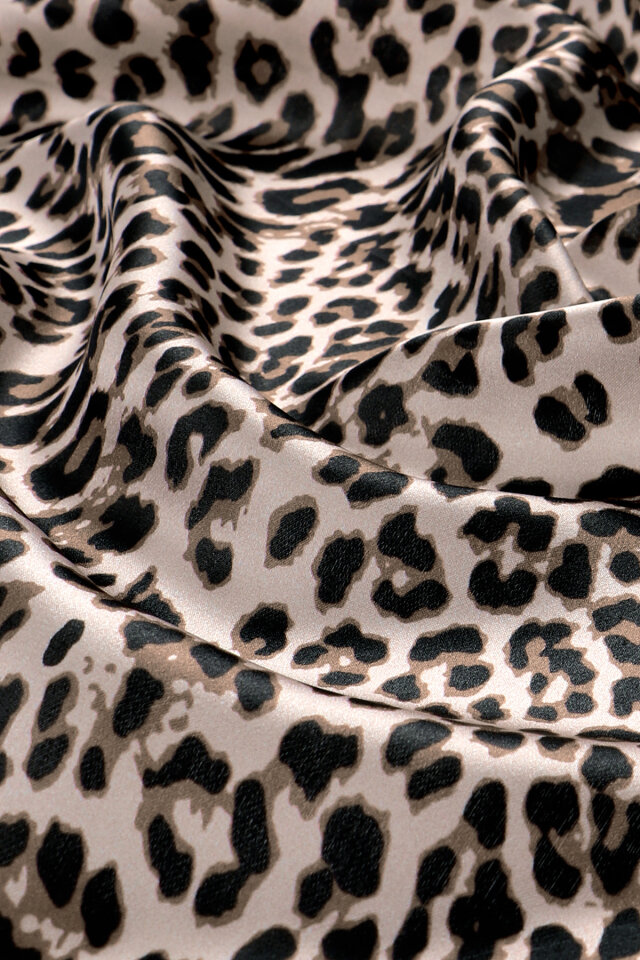 Kahverengi Leopar Desen İpek Mendil - Bursa İpek