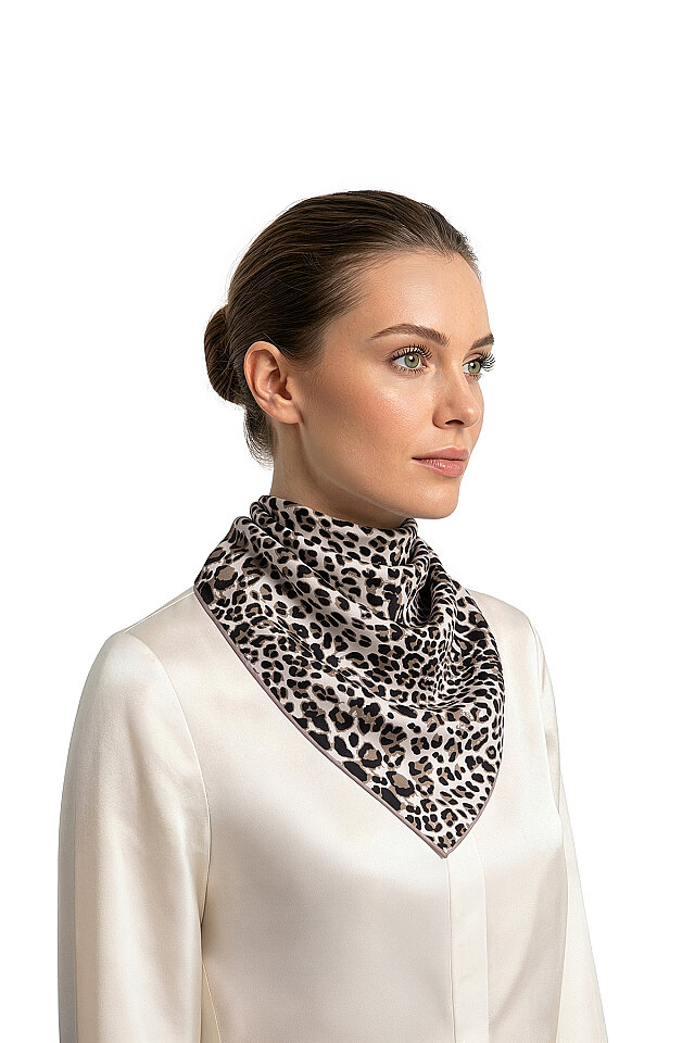 Kahverengi Leopar Desen İpek Mendil - 2