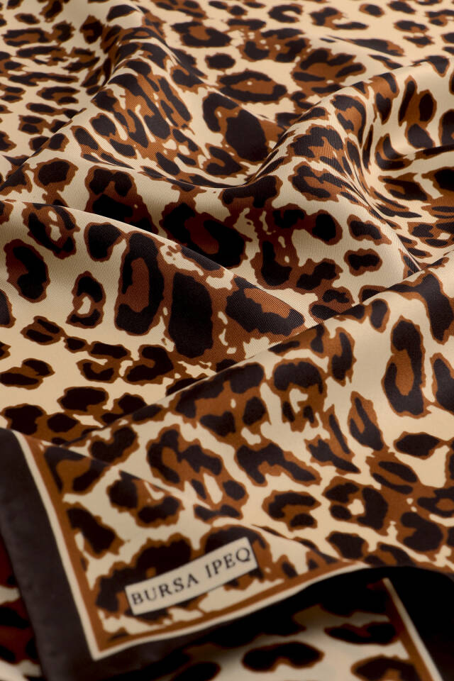 Brown Leopard Pattern Twill Silk Scarf - 3