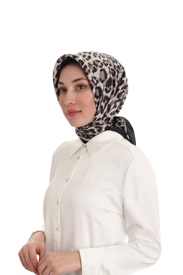 Mink Leopard Pattern Twill Silk Scarf 