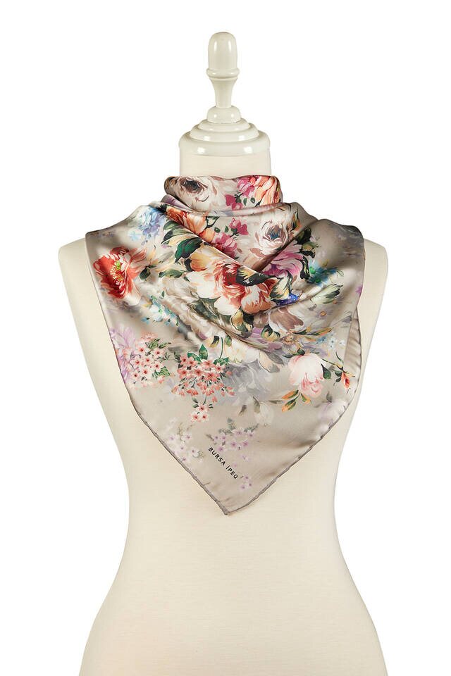 Light Gray Quadrangle Pattern Silky Square Scarf - 2