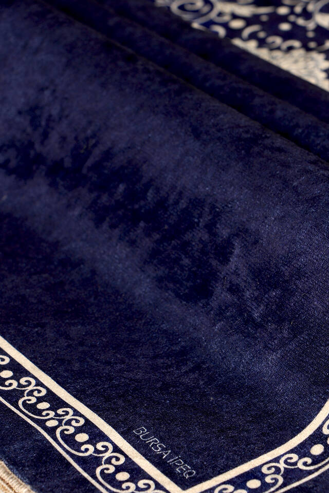 Navy Blue Velvet Carpet Prayer Rug - 3