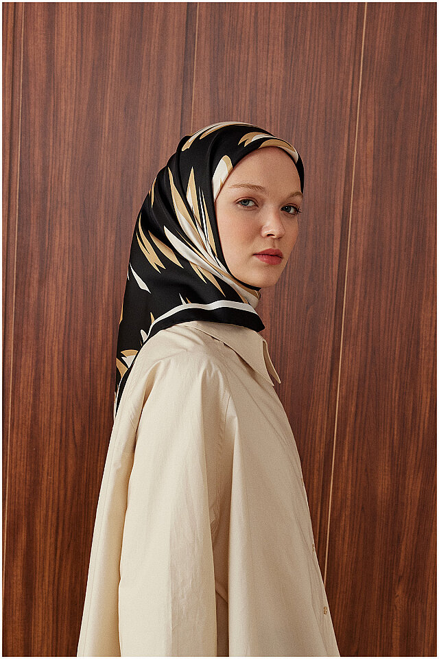 Gold Nilsu Pattern Twill Silk Scarf - 1