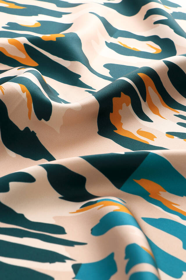 Oil Green Sare Pattern Twill Silk Square Scarf - 3