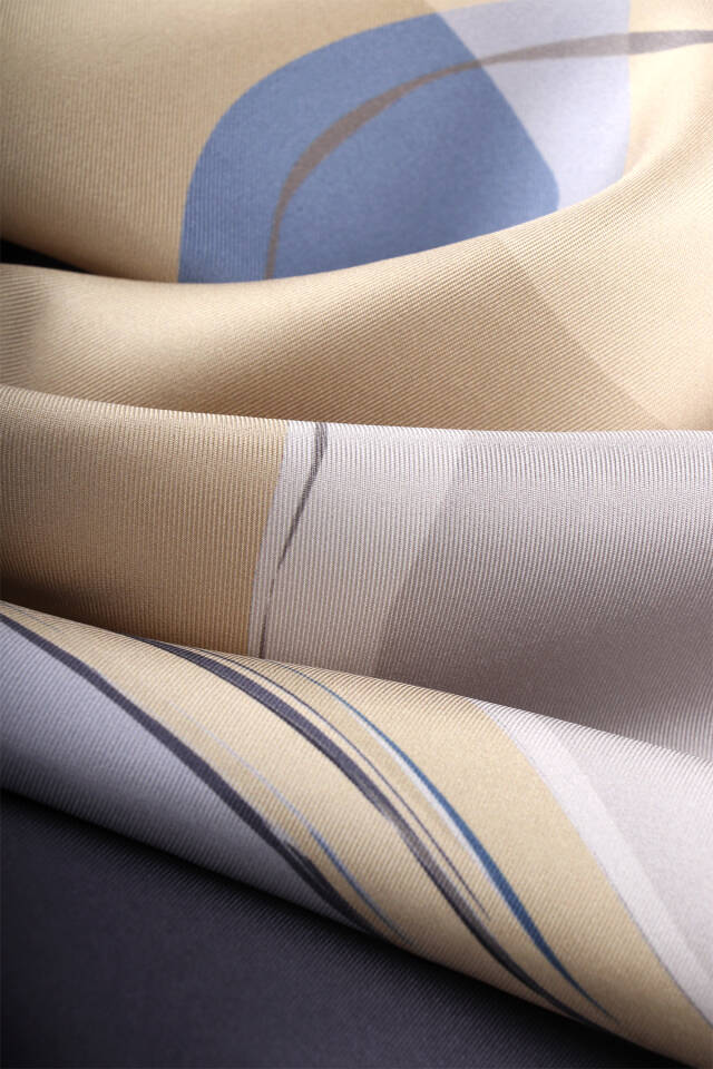 Marin Orchid Pattern Twill Silk Scarf - 3