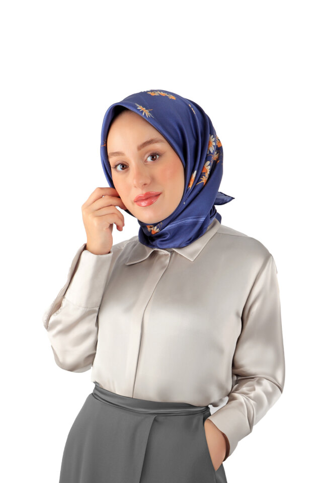 Lacivert Papatya Desen Twill İpek Eşarp 