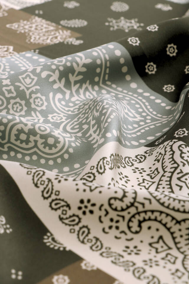 Green Patchwork Pattern Twill Silk Scarf - 3