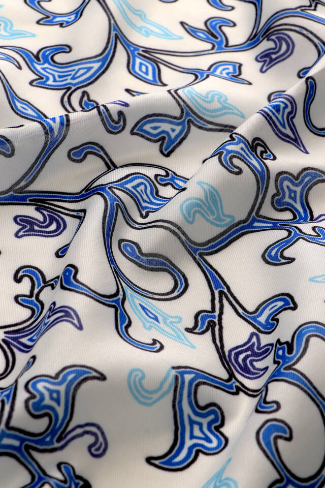 Ecru Ivy Pattern Soft Shawl - 3