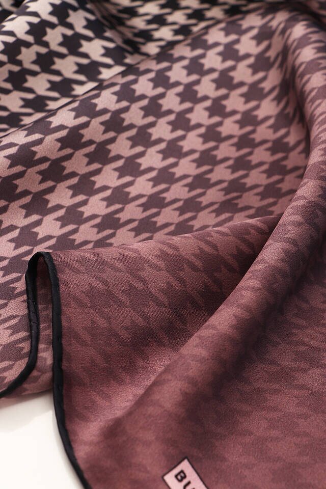 Pink Crowbar Pattern Sura Silk Scarf - 3