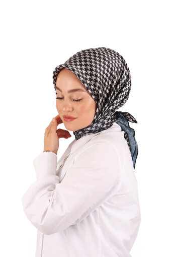 Pink Crowbar Pattern Sura Silk Scarf 