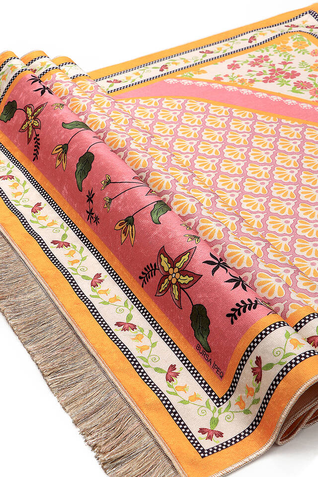 Pink Velvet Carpet Prayer Rug - 3