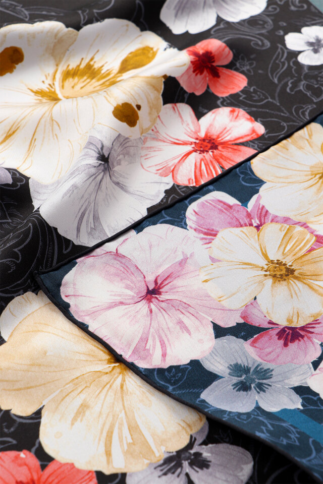Black Poppy Pattern Double-Sided Twill Silk Scarf - 2