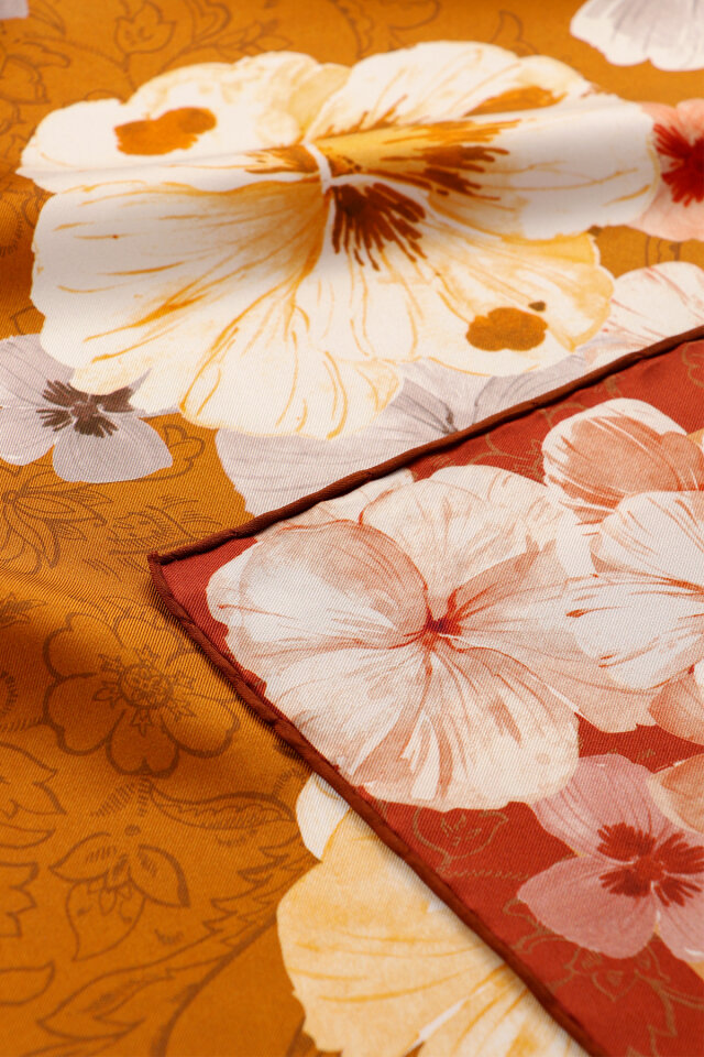 Cinnamon Poppy Pattern Double-Sided Twill Silk Scarf - 2