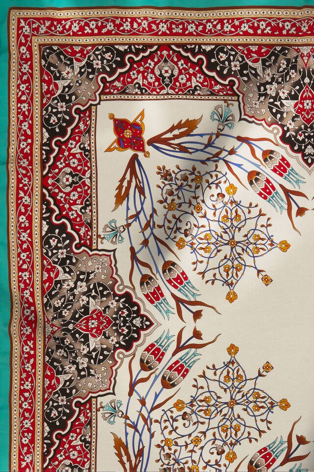 Red Oil Candlestick Tulip Pattern Silk Square Scarf - 4