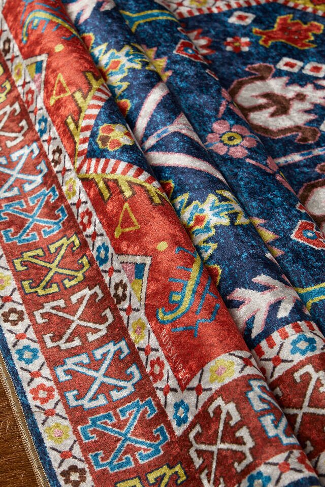 Red Velvet Carpet Prayer Rug - 2