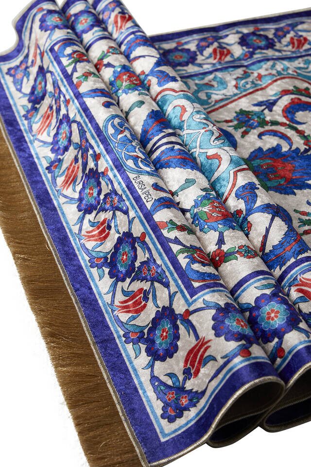 Saks Velvet Carpet Prayer Rug - 3