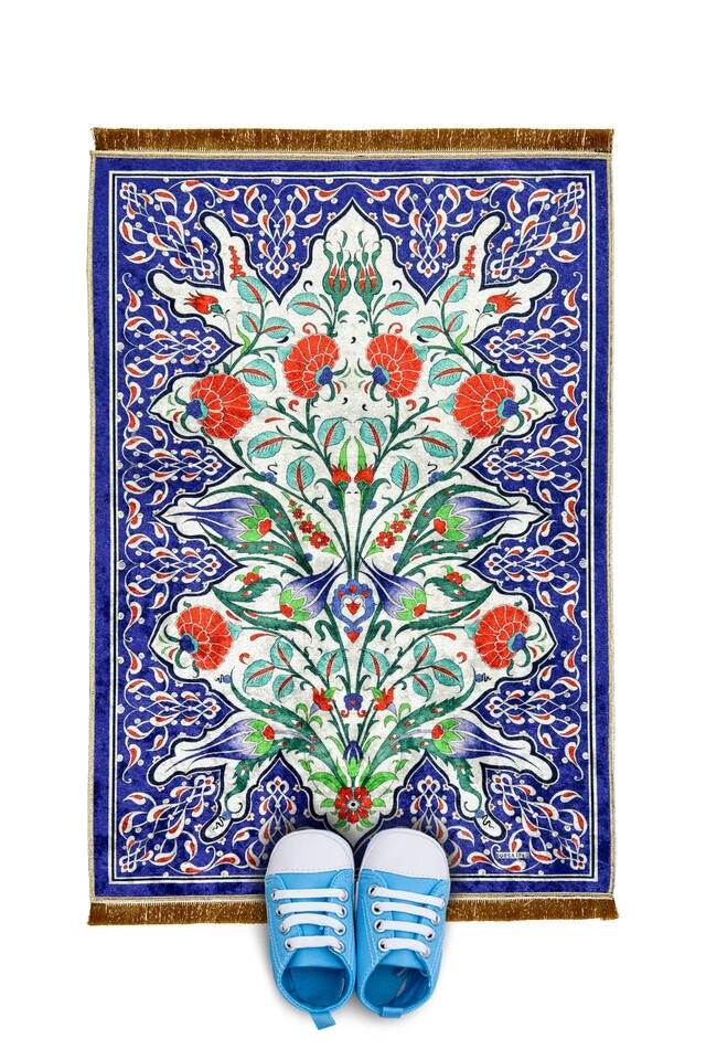 Saks Velvet Children's Prayer Rug 
