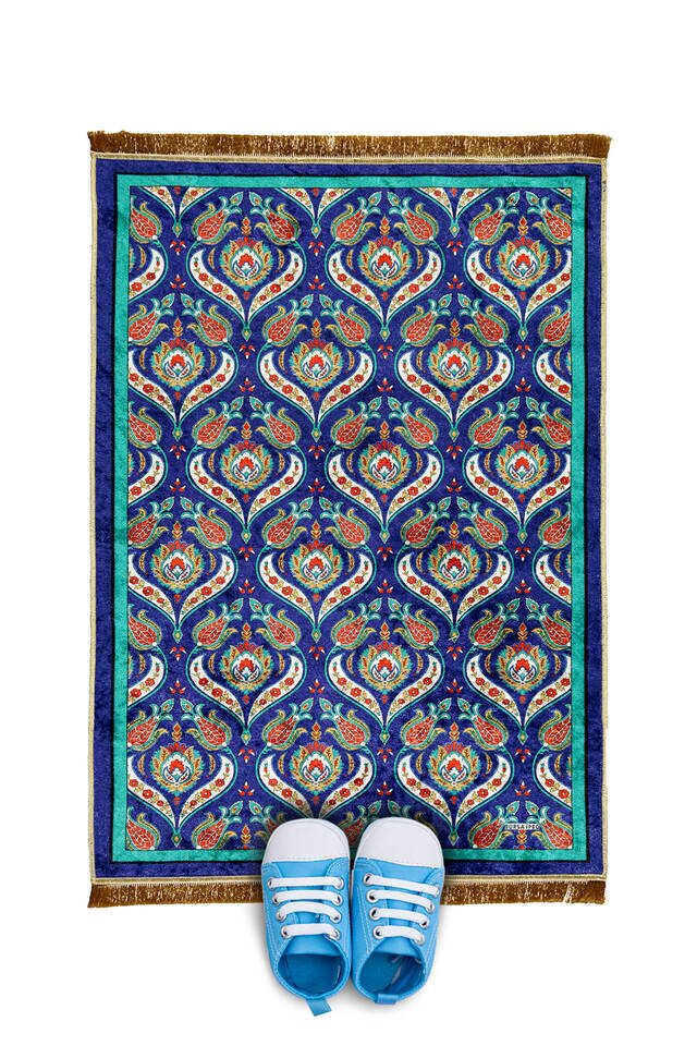 Saks Velvet Children's Prayer Rug 