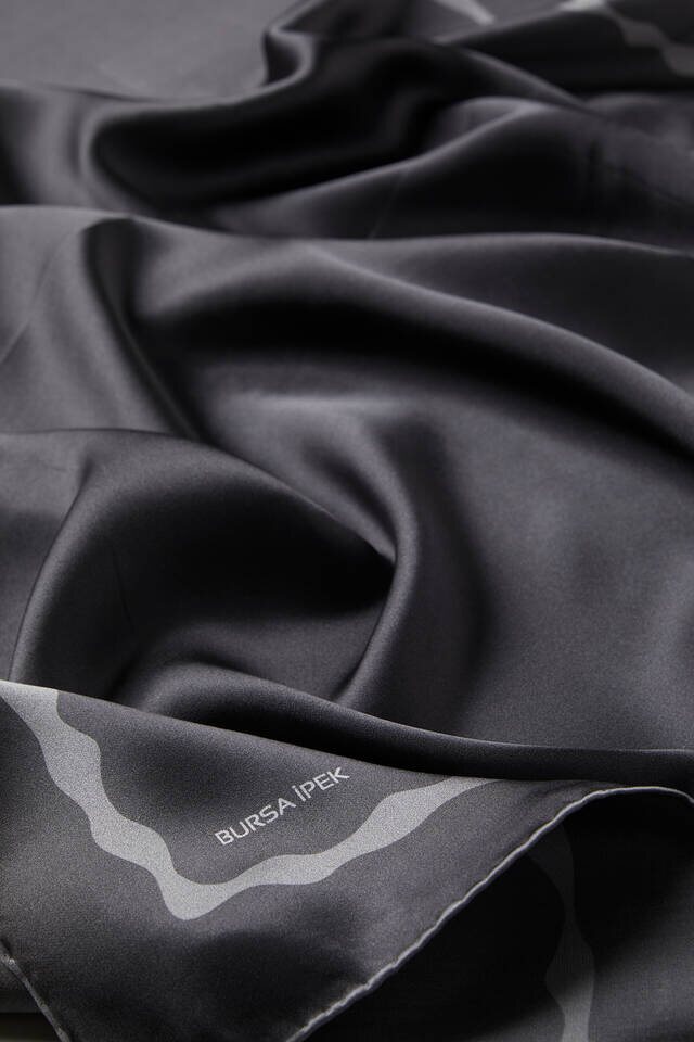 Smoked Edge Juicy Wave Silk Square Scarf - 3