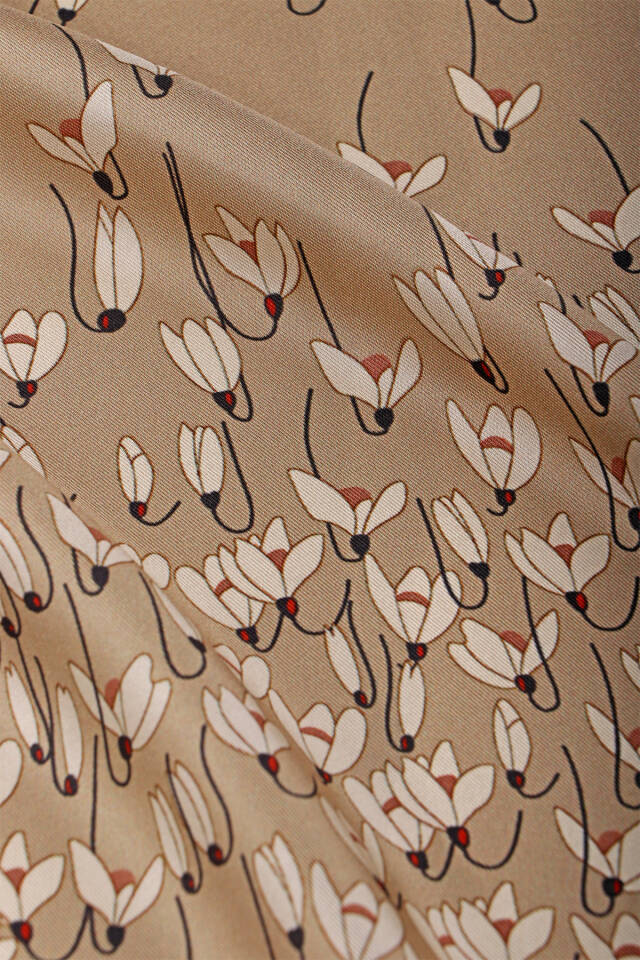 Beige Snowdrop Pattern Twill Silk Shawl - 5