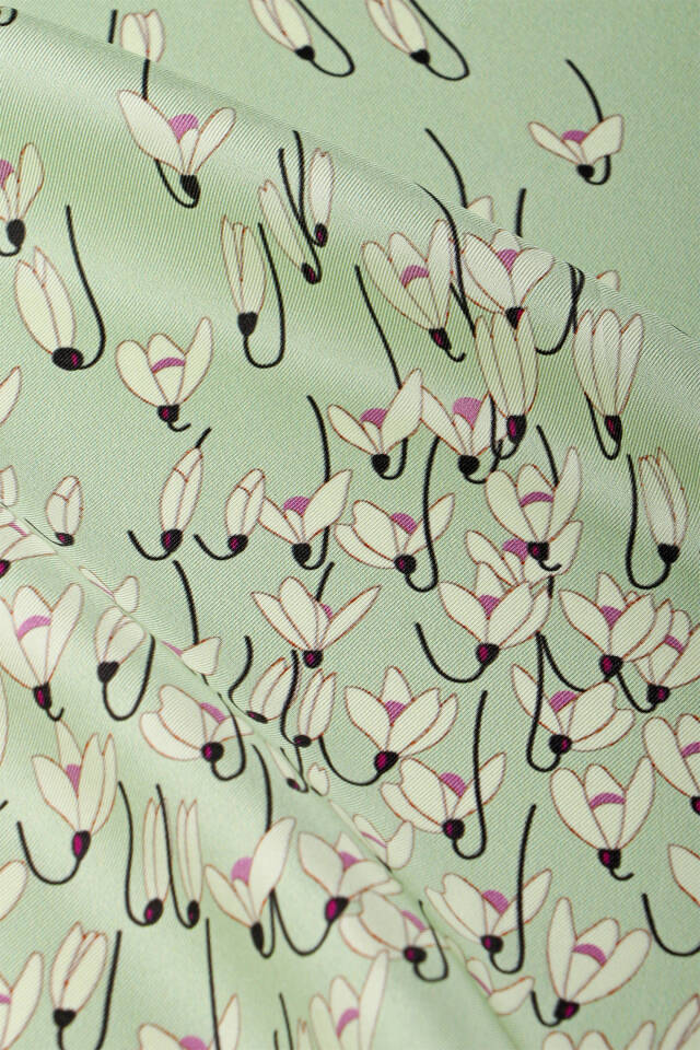 Green Snowdrop Pattern Twill Silk Shawl - 5