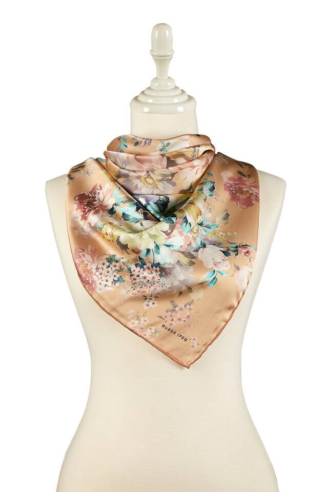Taba Fourflower Pattern Silky Square Scarf - 2